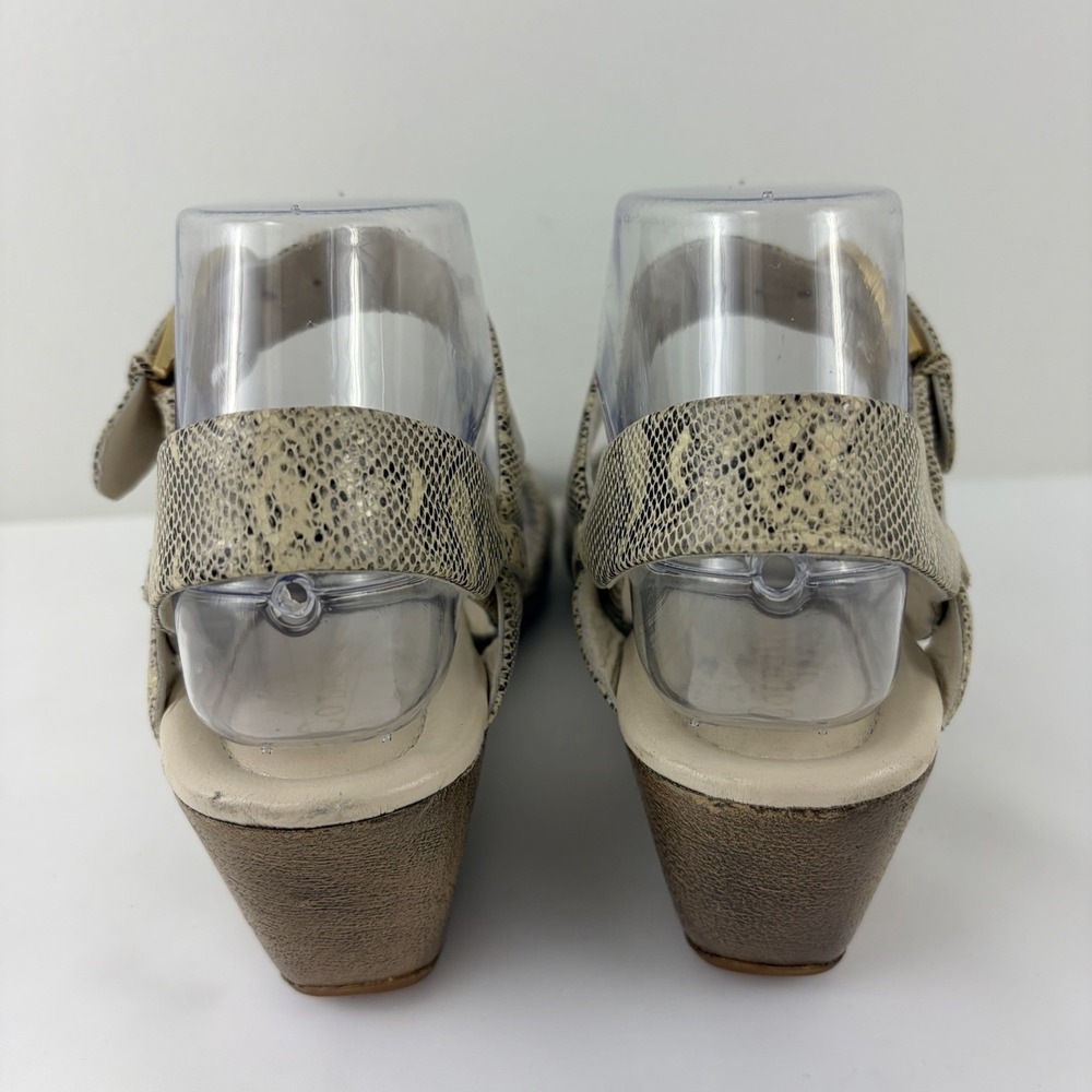 Cole Haan Snake Print Wedge Sandals Beige Leather Buckle Strap Comfort Chic Sz 6 - Picture 4 of 10